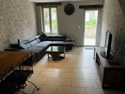 Télévision ou salle de divertissement dans l'établissement Maison Centre ville Blois