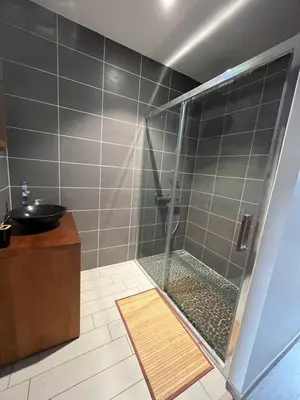 Salle de bains dans l'établissement Maison Centre ville Blois
