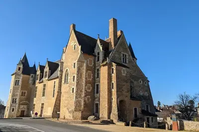 Plan de l'établissement Logis des Fées, spa, piscine et jardin