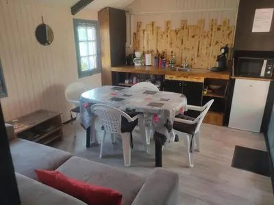 Cuisine ou kitchenette dans l'établissement Chalet de l'amitié