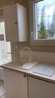 Cuisine ou kitchenette dans l'établissement Insolite : Gîte Namaste à 500m à pied du Zoo de Beauval