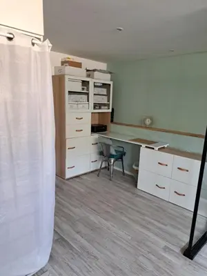 Cuisine ou kitchenette dans l'établissement Chambre proche circuit 24h