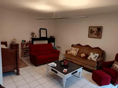 Coin salon dans l'établissement les trois grandes portes