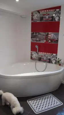 Salle de bains dans l'établissement Laloue