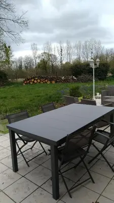 Jardin de l'établissement Location chambre au calme proche circuit des 24 heures