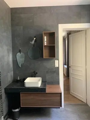 Salle de bains dans l'établissement Château de l'Epinay - Domaine du Marquis de Lafayette