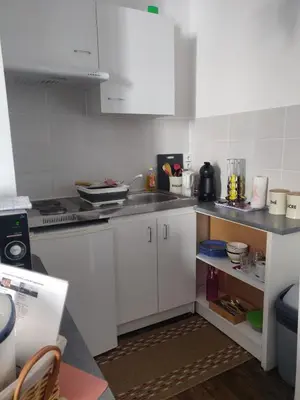 Cuisine ou kitchenette dans l'établissement La tranquillité proche des châteaux de la Loire.