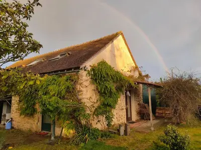 Jardin de l'établissement Gîte indépendant, clim et grand parking extérieur