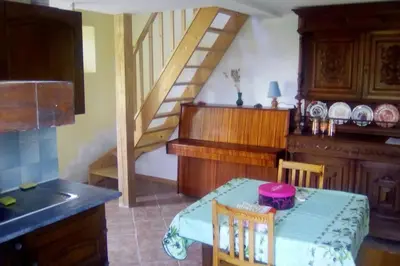 Cuisine ou kitchenette dans l'établissement Gîte indépendant, clim et grand parking extérieur
