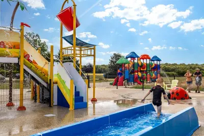 Piscine de l'établissement Camping Valloire-sur-Cisse ou située à proximité