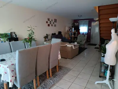 Télévision ou salle de divertissement dans l'établissement Maison au calme a Arnage