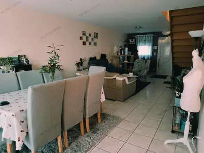 Télévision ou salle de divertissement dans l'établissement Maison au calme a Arnage