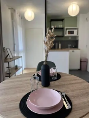 Cuisine ou kitchenette dans l'établissement Petit cocon paisible