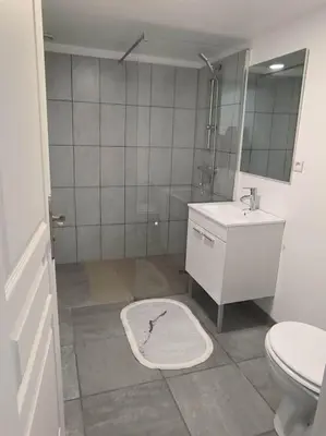 Salle de bains dans l'établissement le logis de la forêt