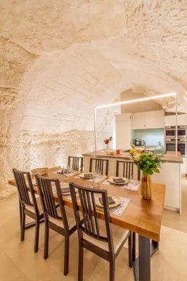Cuisine ou kitchenette dans l'établissement Gîte troglodyte - Troglo du Pontcher