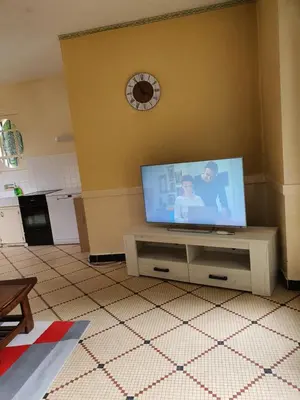 Télévision ou salle de divertissement dans l'établissement LA MARCELINE