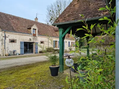 Jardin de l'établissement L'Aupinouse Chambre double Chardon, au 1er étage avec salle d'eau privative