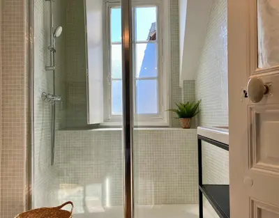 Salle de bains dans l'établissement La Petite Maison du 9