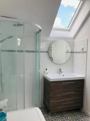 Salle de bains dans l'établissement La Grange de l'Olive