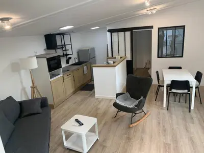 Cuisine ou kitchenette dans l'établissement joli logement indépendant