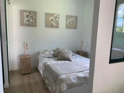 Un ou plusieurs lits dans un hébergement de l'établissement joli logement indépendant