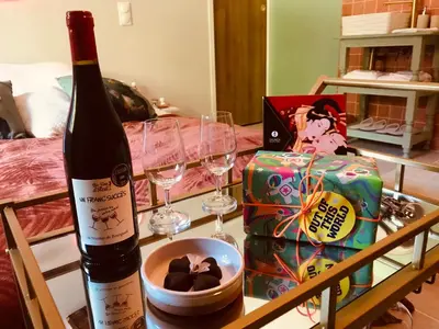 Boissons dans l'établissement Jacuzzi et Vue sur Loire - Maison d'hôtes L'Odyssée