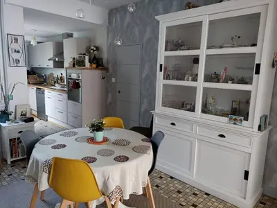 Cuisine ou kitchenette dans l'établissement B&B during the 24Hours week / Le Mans Legend