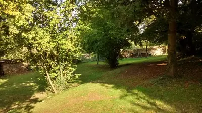 Jardin de l'établissement Maisonnette perchée au cœur de la nature