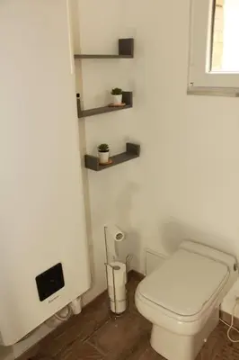 Salle de bains dans l'établissement La Sardinière, Charmante maison dans un jardin