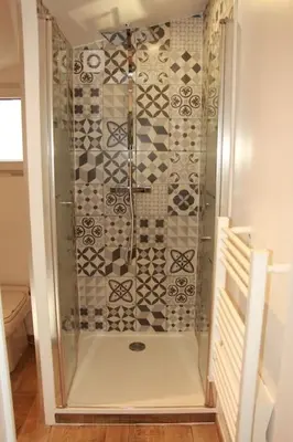 Salle de bains dans l'établissement La Sardinière, Charmante maison dans un jardin