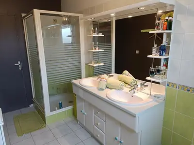 Salle de bains dans l'établissement MG72