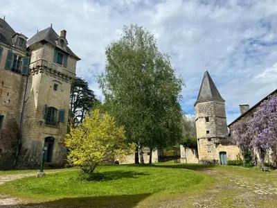 Jardin de l'établissement Gîtes du château de La Celle-Guenand