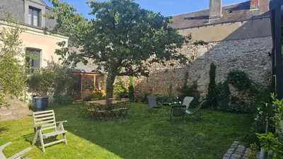 Jardin de l'établissement Gite Au Coeur de Tours, familial avec jardin au calme, parking